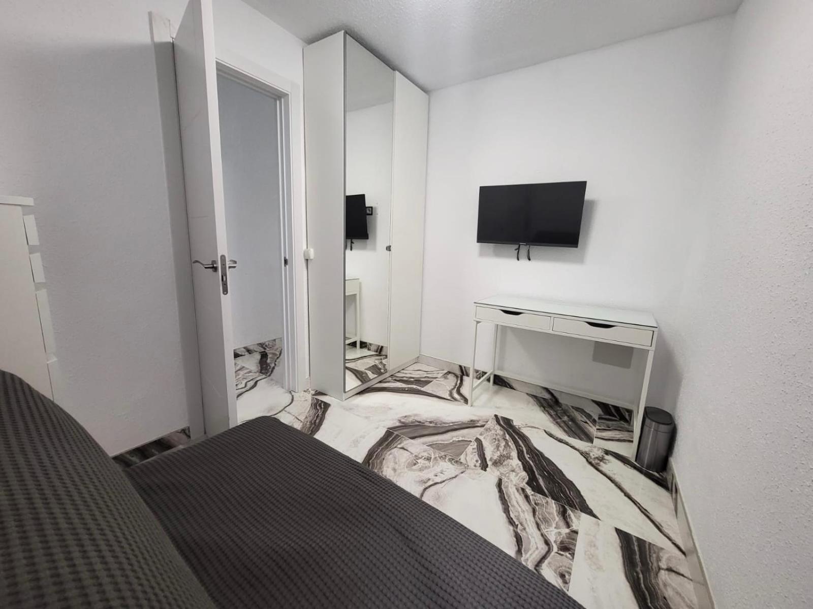 2 Bedrooms Flat + Balcony + Parking At Las Canteras Beach 라스팔마스 외부 사진